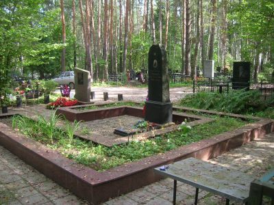 Могила Лауреата Государственной премии, военоначальника, строителя И.С. Любого, 1963 г.