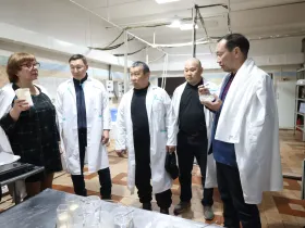 Глава Якутии встретился с семьей предпринимателей из Нижнеколымского района