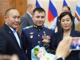 13-го Героя России из Якутии чествовали в Доме правительства