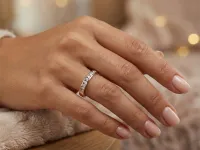 Кольцо из красного золота э0212кц04151900_white