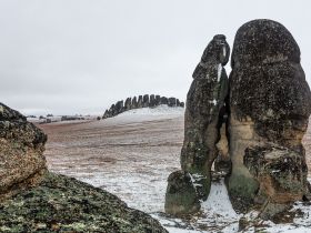 Арктическая снегоходная экспедиция «К Каменным Людям Сундуруна через кряж Суор Уйата». Сопутствующая рыбалка на трофейного арктического гольца
