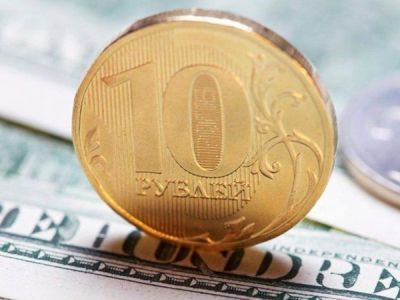 Путин запретил вывозить из России больше 10 тысяч долларов