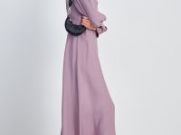 Платье приталенного силуэта