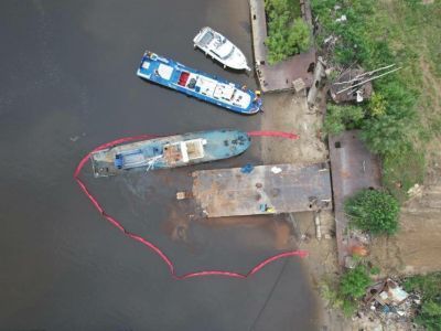 В реке Лене у Якутска обнаружен розлив нефтепродуктов