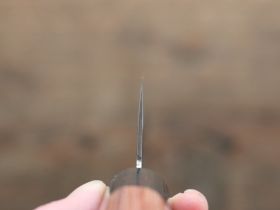 Нож Шефа Kanetsune, сталь DSR1K6, рукоять pakka wood