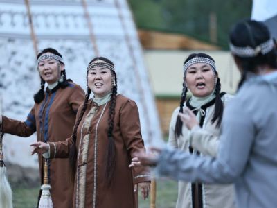 Лучших сказителей якутского эпоса выявят на Ысыахе Олонхо в Амге