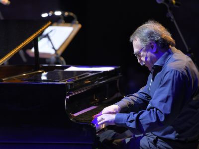 Билеты на Вечера джаза с Даниилом Крамером. Джаз в стиле латино (Филармония. Концертный зал) / Концерт | Афиша | ИнфоТаймс