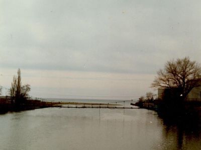 Висячий мост через р. Туапсе, построенный методом народной стройки