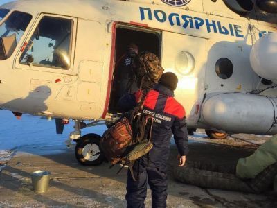 Вертолет со спасателями вылетел на поиски рыбаков в Алданском районе
