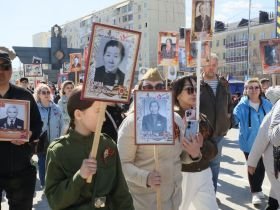 Фото. В Якутске акция «Бессмертный полк» собрала более 50 тысяч человек