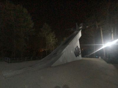 Памятный знак защитникам г. Истры в дни обороны Москвы в 1941 г. - самолет «Ил-2»