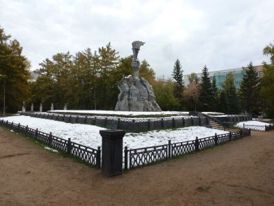 Братские  могилы (две) погибших в годы  гражданской войны