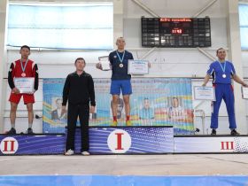 Международный турнир по мас-рестлингу в Якутии запомнился сенсациями