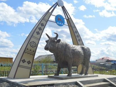 В Эвено-Бытантайском улусе открыли памятник якутскому скоту
