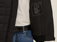 Утепленная стеганая куртка-бомбер