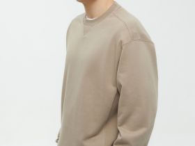 Толстовка свободного силуэта