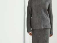 Джемпер свободного силуэта с воротником-стойкой