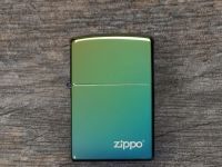 Зажигалка ZIPPO Logo Classic с покрытием High Polish Teal, латунь/сталь, зелёная, глянцевая, 36x12x56 мм