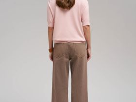 Легкий джемпер прямого кроя с коротким рукавом