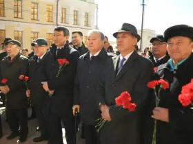 В Якутске воздали дань памяти Василию Никифорову-Кюлюмнюр