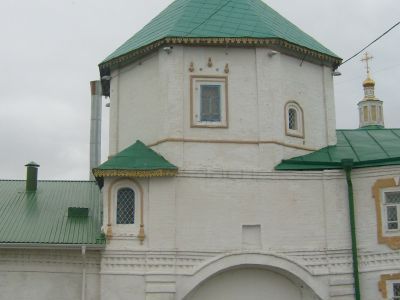 Надвратная церковь Федора Стратилата