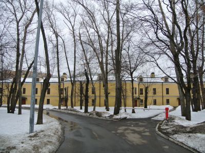 Большая Померанцевая оранжерея - Казарма 2-го Московского Кадетского корпуса - Жилой дом учеников Московской Военно-фельдшерской школы, 1789-1792 гг., 1847-1849 гг., 1860-е гг., архитекторы С.А.Волков, Дж.Кваренги