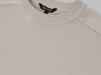 Легкий джемпер полуприлегающего кроя с коротким рукавом