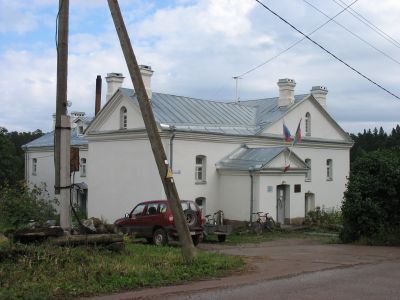 Каменный дом при гостинице