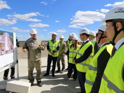 Айсен Николаев посетил в Мирном строящийся аэропорт