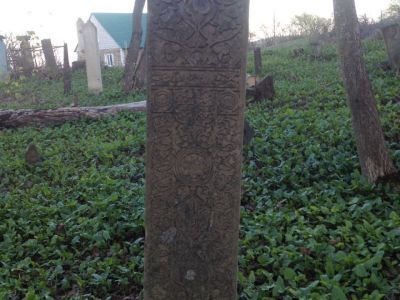 Стела надмогильная