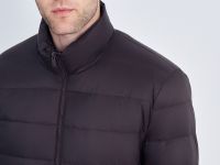 Стеганый пуховик с воротником-стойкой