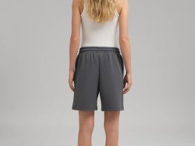 Свободные шорты с эластичным поясом