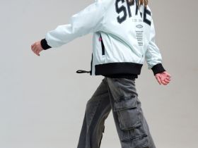 Куртка текстильная с полиуретановым покрытием для девочек (ветровка)