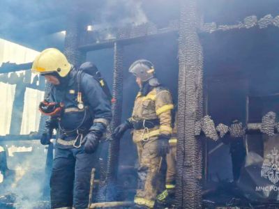 Ребенок погиб при пожаре в частном доме в Усть-Майском районе Якутии
