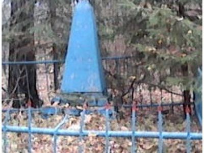 Братская могила советских воинов, погибших в 1943 г. при освобождении района от немецко-фашистских захватчиков