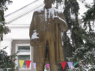 Памятник В.И.Ленину