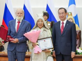 Глава Якутии вручил государственные награды