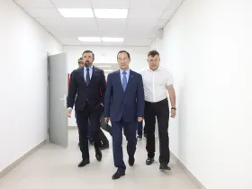 Глава Якутии Айсен Николаев проверил строительство новой школы в поселке Чульман