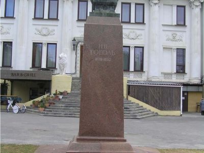 Бюст Н.В. Гоголя