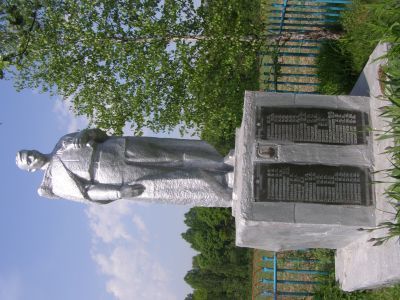 Братская могила с захоронением воинов, погибших в период Великой Отечественной войны 1941—45 гг.