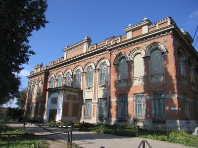 Здание коммерческого средне-специального училища