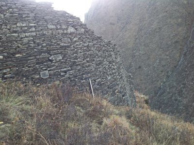 Оборонительная стена с воротами