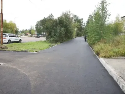 В Нерюнгри обновляют одну из центральных улиц по президентскому нацпроекту