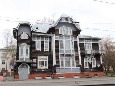 Дом архитектора Крячкова А.Д. (дер.), 1911 г., арх. Крячков А.Д.