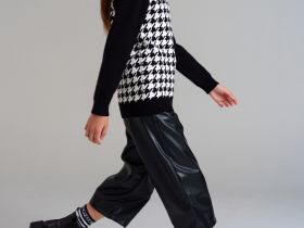 Свитер трикотажный для девочек