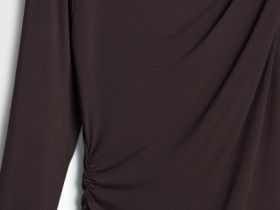 Лонгслив с драпировкой и асимметричным вырезом, Коричневый