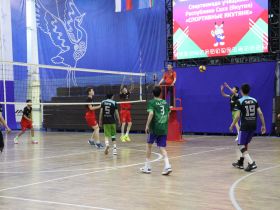 Начались матчи по волейболу Спартакиады учащихся Якутии