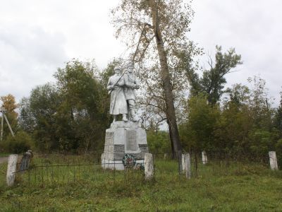 Братская могила партизан