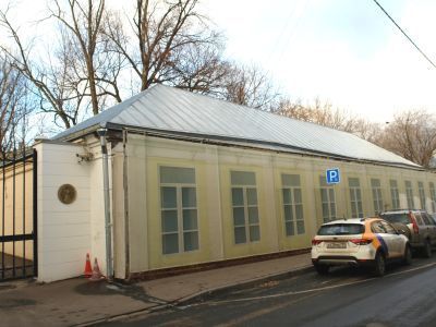 Флигель, 1829 г., 1859 г. Здесь жил и в 1921 году умер композитор Г.Л.Катуар