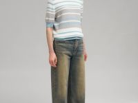 Легкий джемпер с принтом в полоску